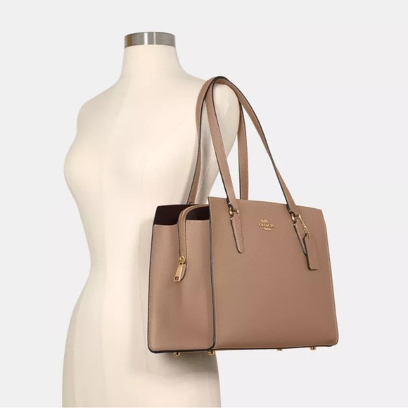 Coach Tatum Carryall-last photo for size comparison - Picture 9 of 9